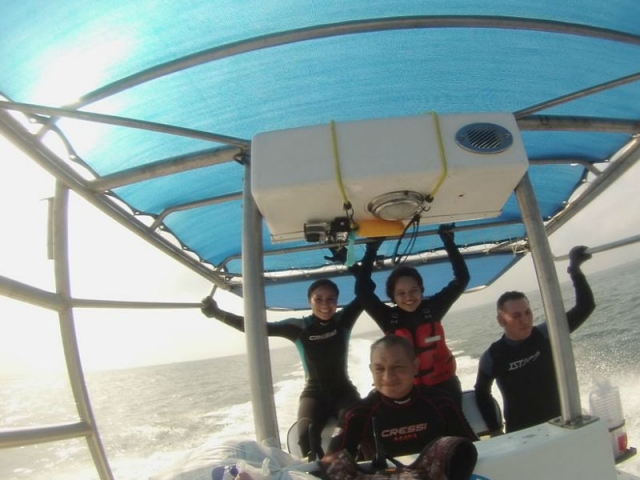 Paseo en barco por el mar